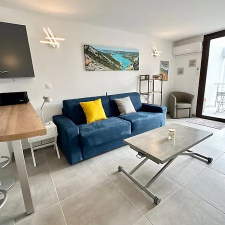 Sublime With Large Terrace And Pool Apartment