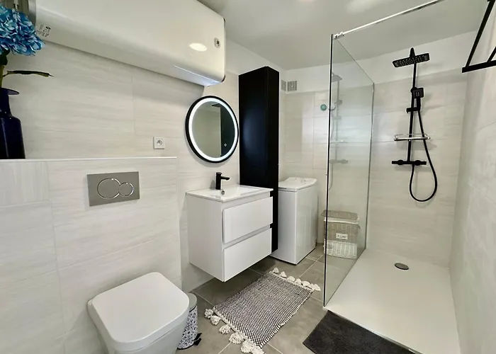 Sublime With Large Terrace And Pool Mandelieu